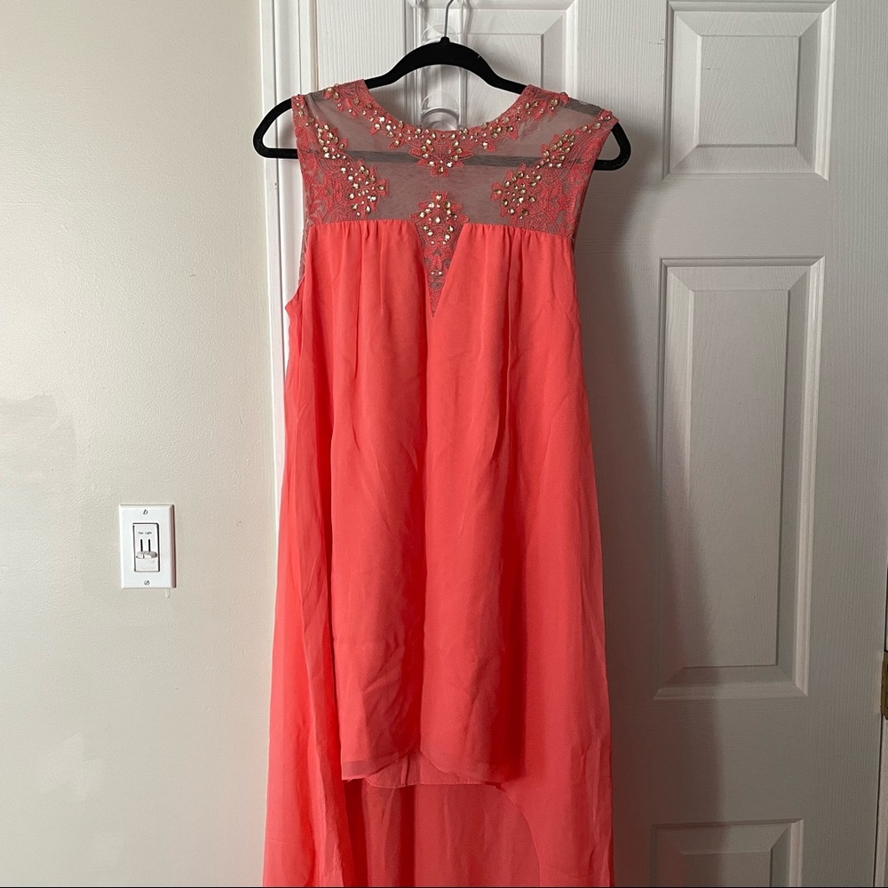 BCBG MazAzria Palm high-low size small coral gown